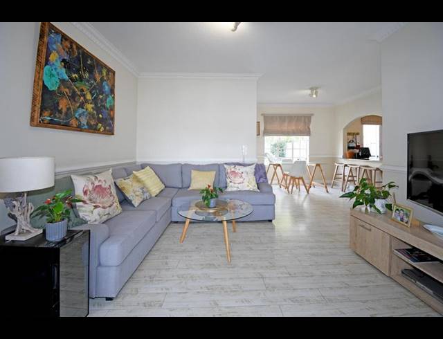 2 BEDROOM APARTMENT FOR SALE IN CRAIGHALL